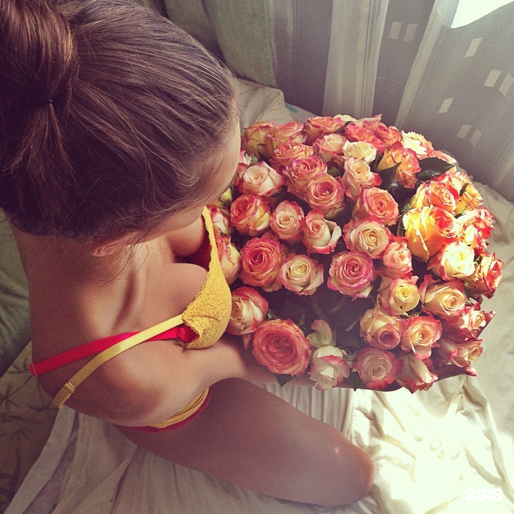 домашние фото девушек с цветами