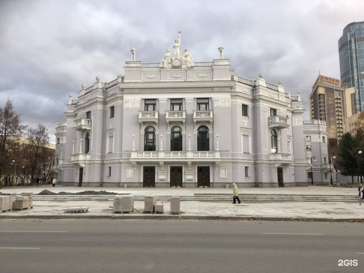 театр оперы и балета в екатеринбурге