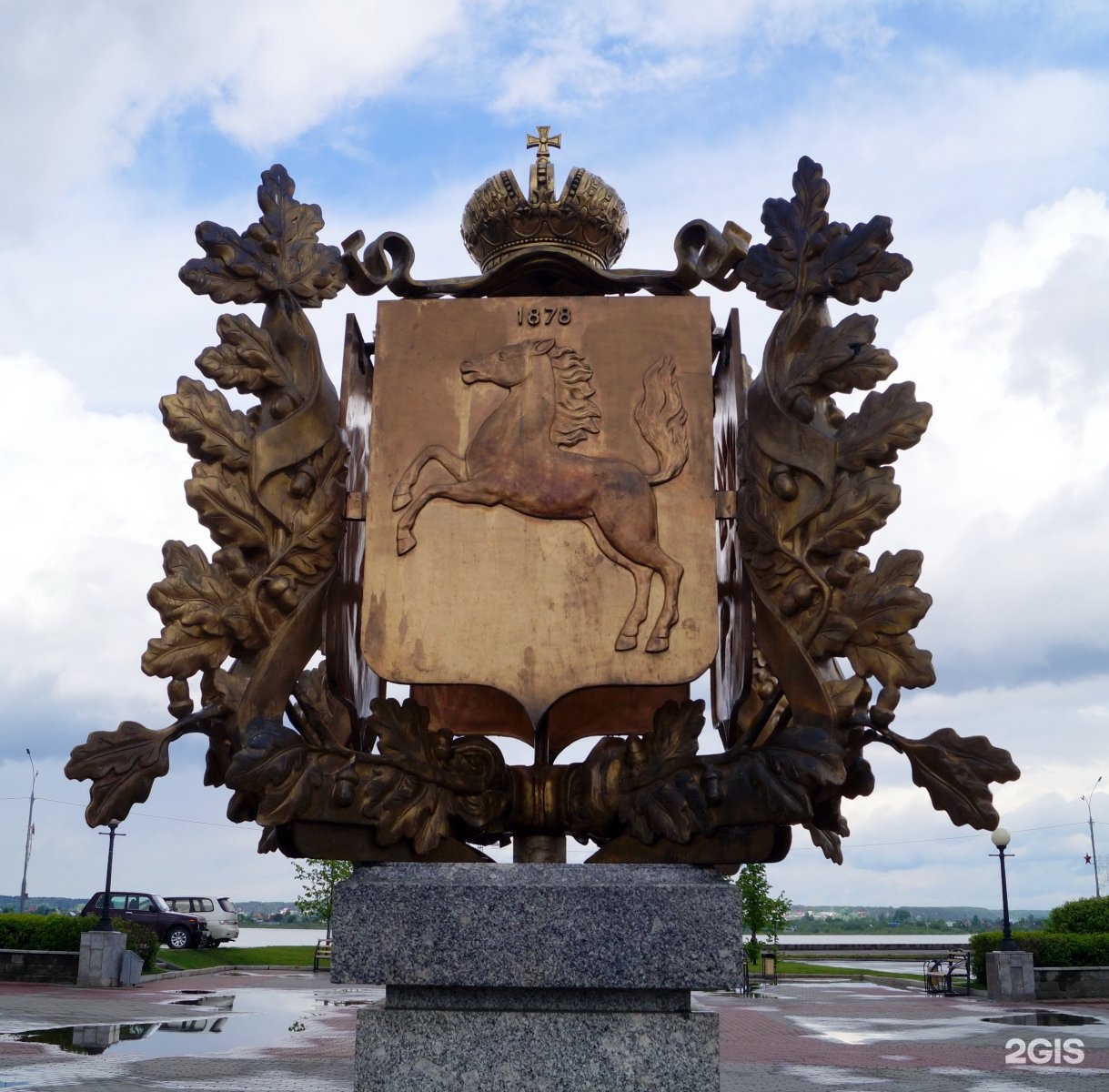 Герб Томска памятник
