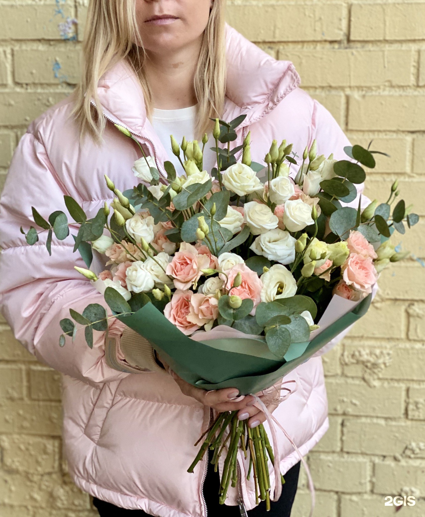 цветочный магазин лобня. букет гигант из хризантем. цветочная база в лобне. салон цветов москва. цветы лобня.