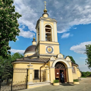 Фото от владельца Храм Живоначальной Троицы на Воробьевых Горах