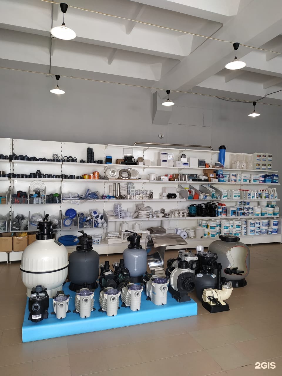 Магазин бассейнов в краснодаре. Магазин для бассейнов в ростове. Темерницкий бассейн. Очень глубокий бассейн. Магазин бассейнов и оборудования в саках адреса.