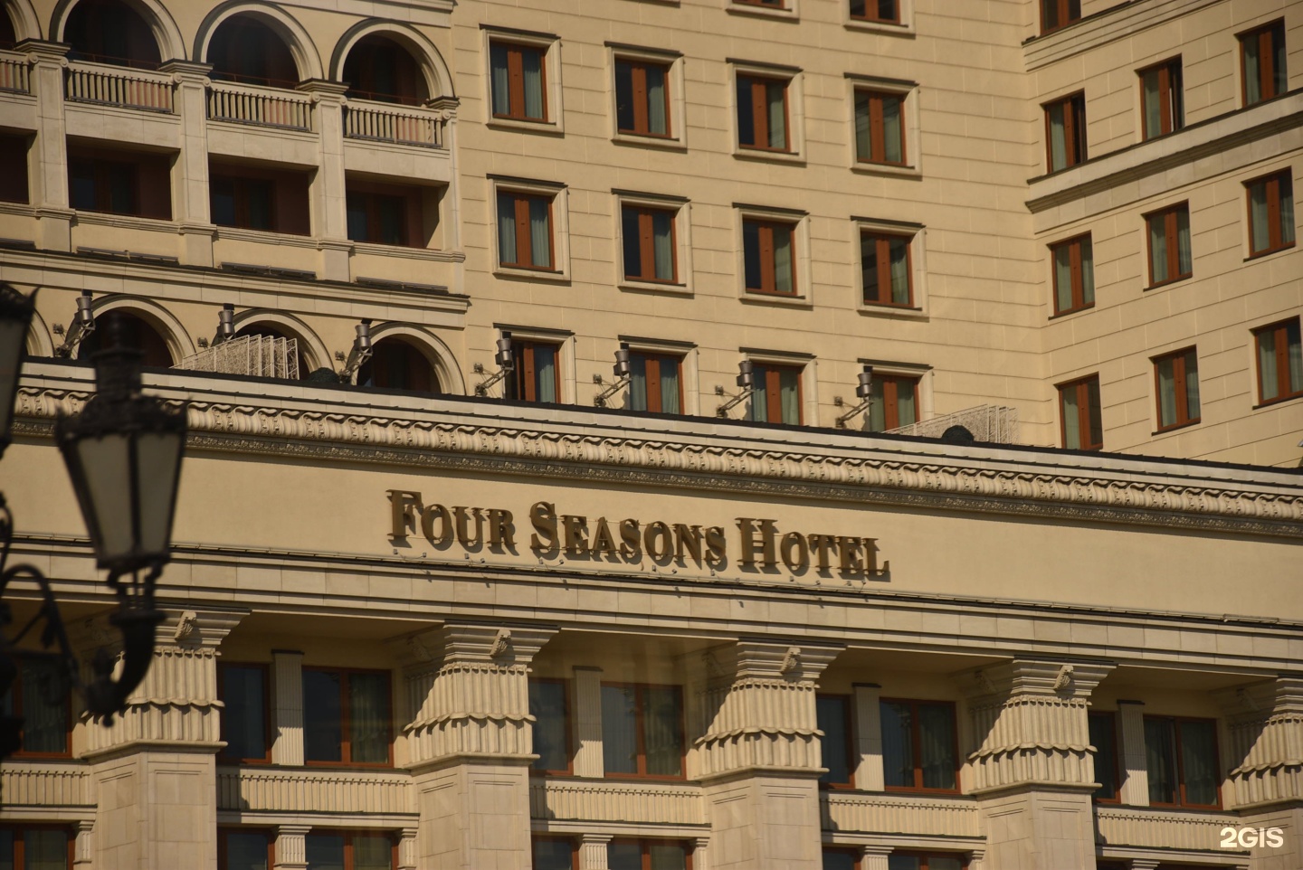 Four Seasons Hotel Moscow. Four Seasons Hotel Москва. Four Seasons Охотный ряд. Four Seasons Hotel Moscow ул Охотный.