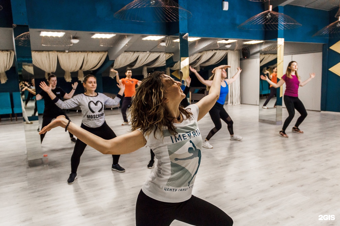 Танцы центр. Танцы центр. M pro dance centre. Данс одесса. Танцевальный центр nds.