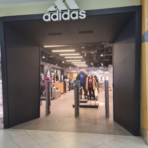 Фото от владельца Adidas, фирменный магазин спортивной одежды и обуви