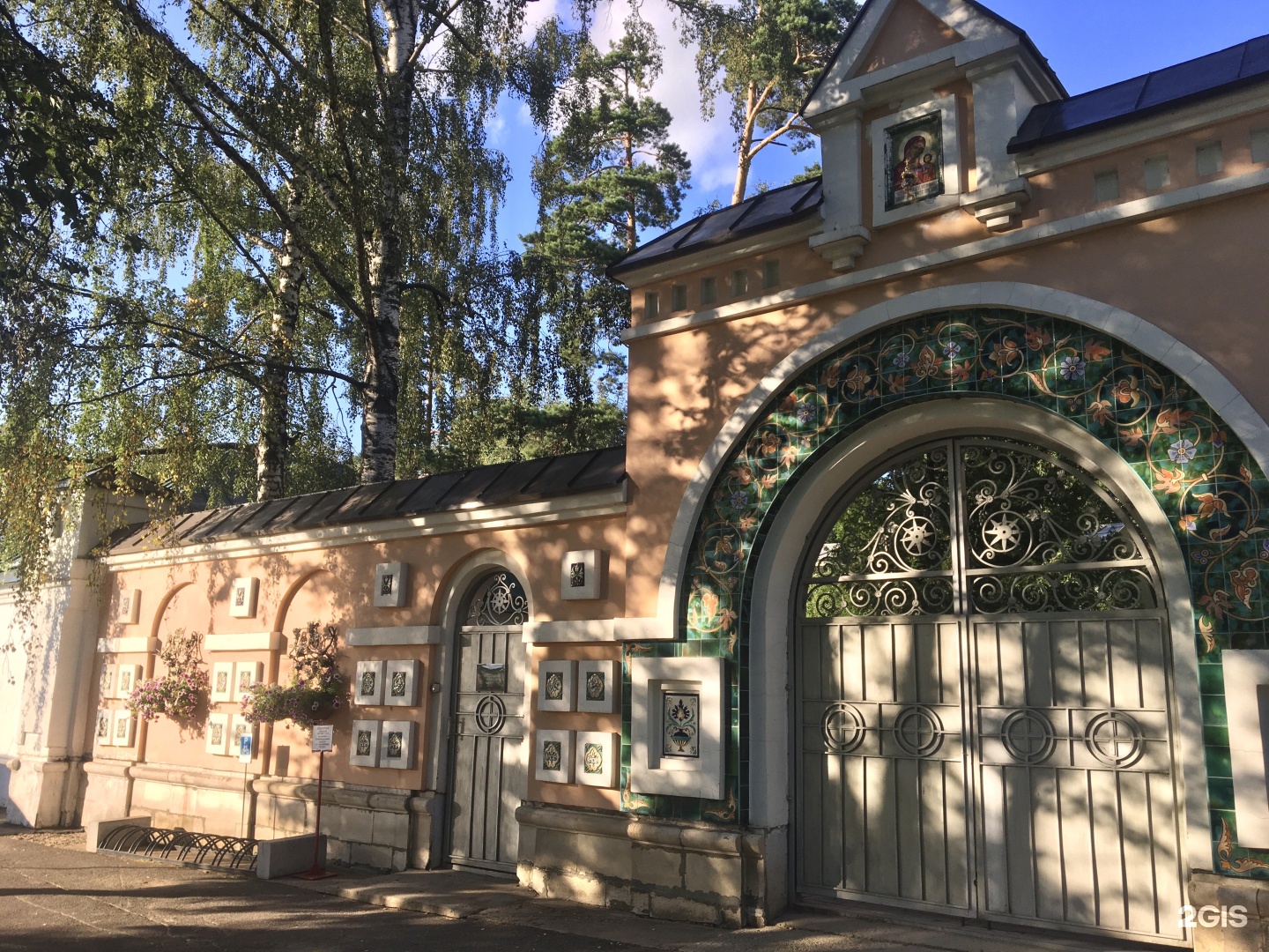 Церковь Спаса Преображения в Переделкино. Церковь Переделкино седьмой Лазенки. Москва 7-я улица Лазенки 42 Церковь Спаса Преображения.