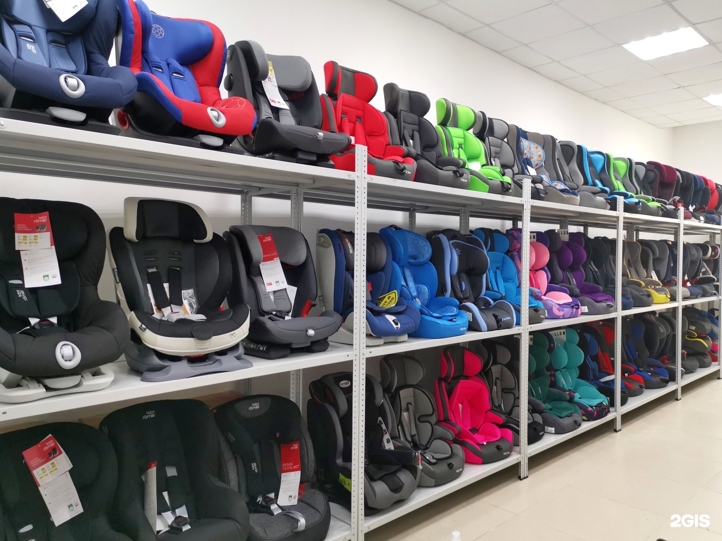 Вести автобус. Новости томск. Аэропорт томске весь персонал. Детские автокресла подольск. Девушка пассажир в такси.