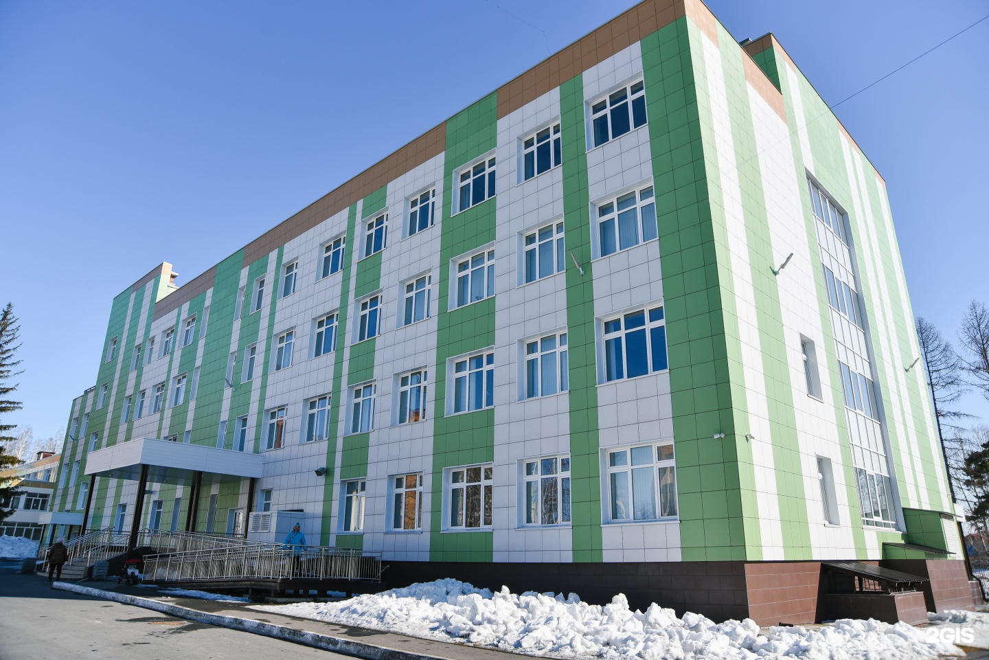 Школа 51 новосибирск. Школа 84 Новосибирск. 51 Школа Новосибирск классы. Школа 84 Новосибирск фото.