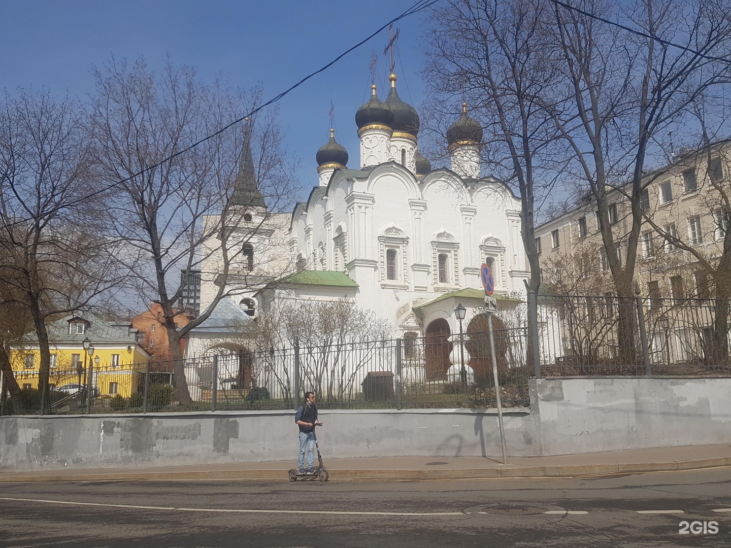 Храм Святого равноапостольного князя Владимира в старых садах Москва. Храм князя Владимира в старых Садех. Церковь Владимира в Старосадском переулке (1514 г.). Храм Святого князя Владимира в старых Садех зима.