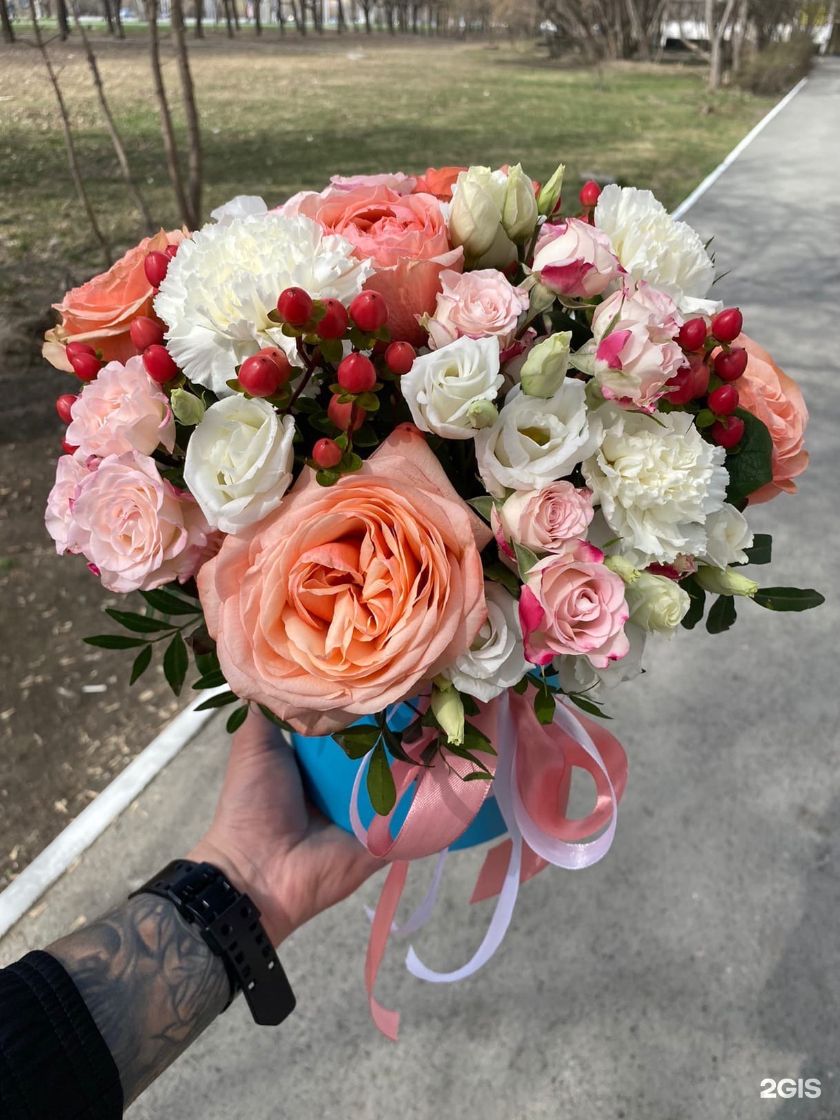 Цветы на монтажников. Цветы на монтажников. Цветочный магазин. Цветочный магазин глазов. Интерьерные цветы.