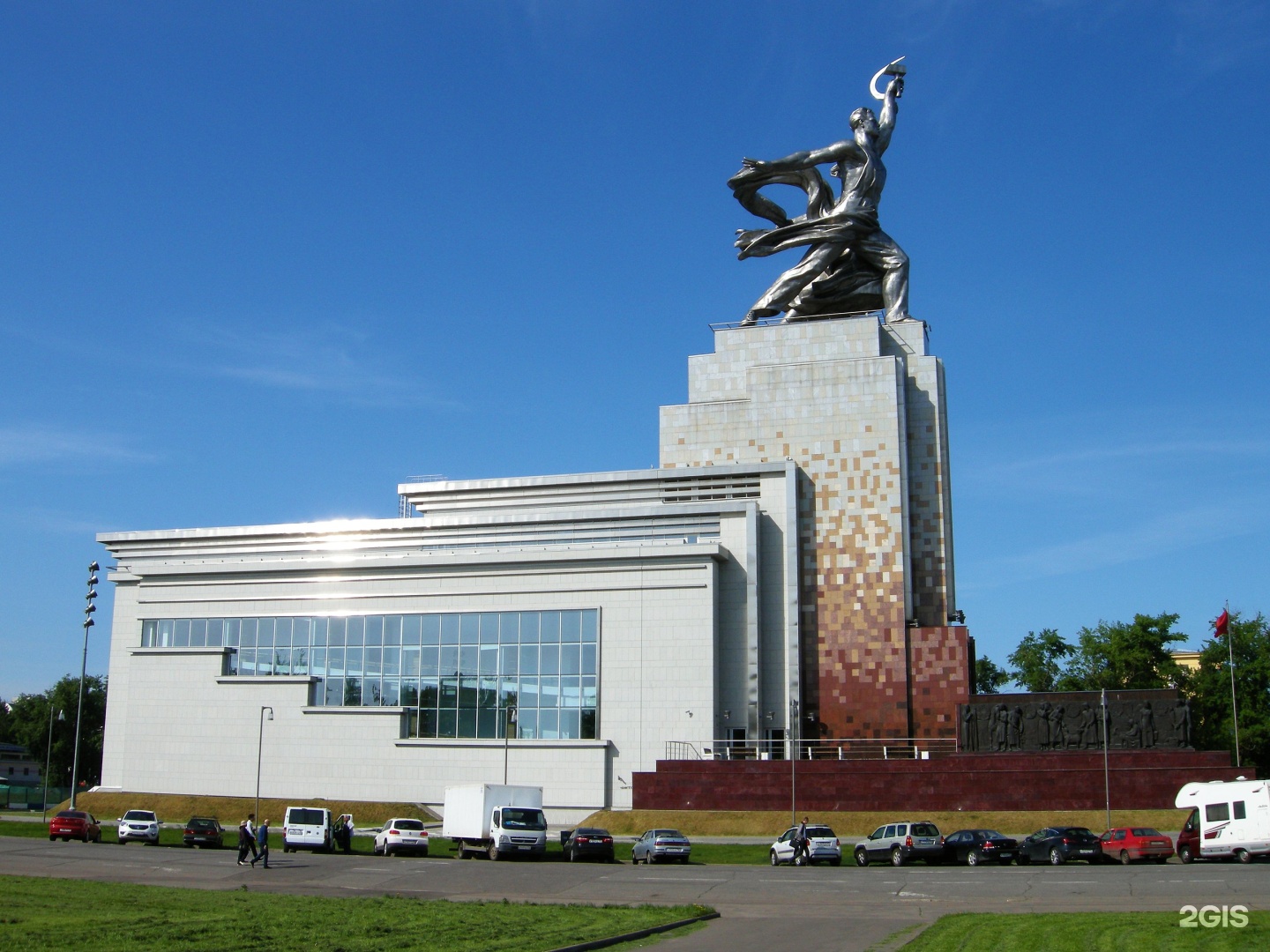 Центр рабочий и колхозница. Монумент ататюрку рабочий и колхозница измир. Центр рабочий и колхозница. Памятники на вднх в москве. Центр рабочий и колхозница.