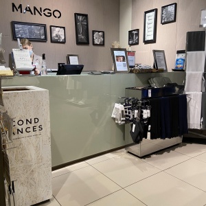 Фото от владельца MANGO, сеть магазинов женской одежды