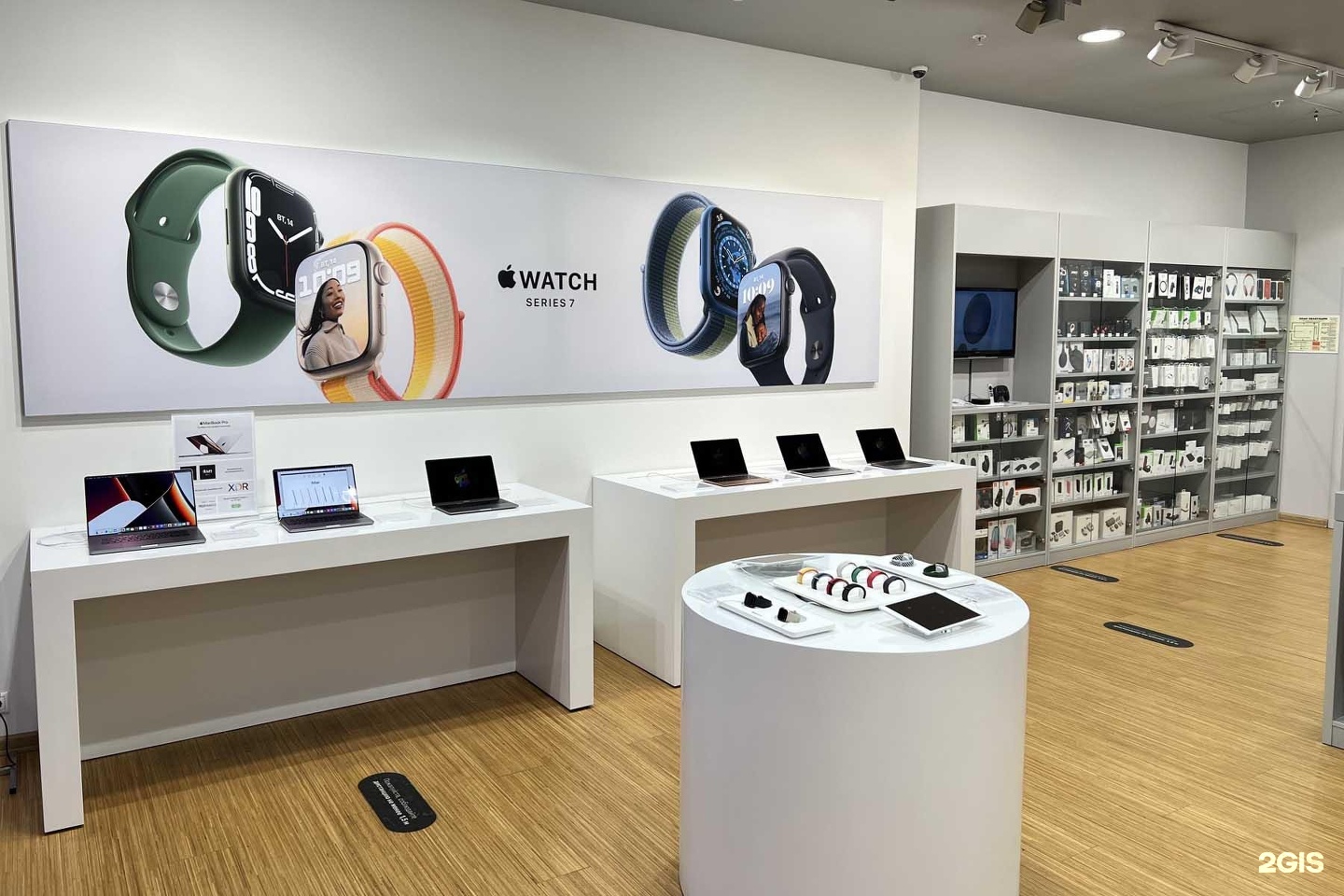 Магазин техники apple. Иещё 18компьютерные магазиныkeystore, re:Store и другое.