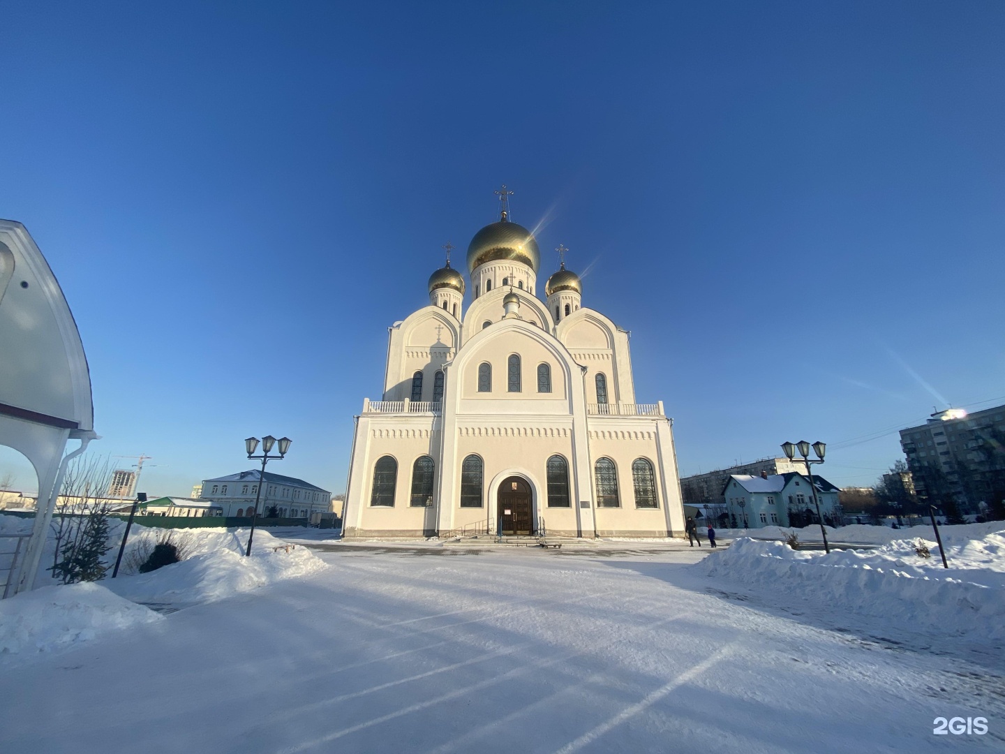 Владимирский храм екатеринбург. Троице-Владимирский собор в Новосибирске. Владимирский собор Сергач. Троицкая Церковь Владимир. Владимирский храм Алматы.