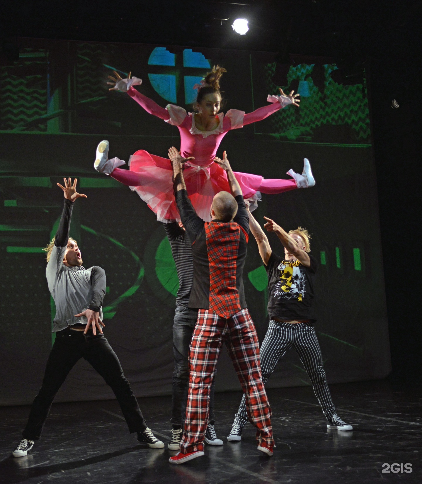 никита дмитриевский хореограф. пластический театр дети. камерный театр парадиз. театр новый балет. музыкально пластический театр.