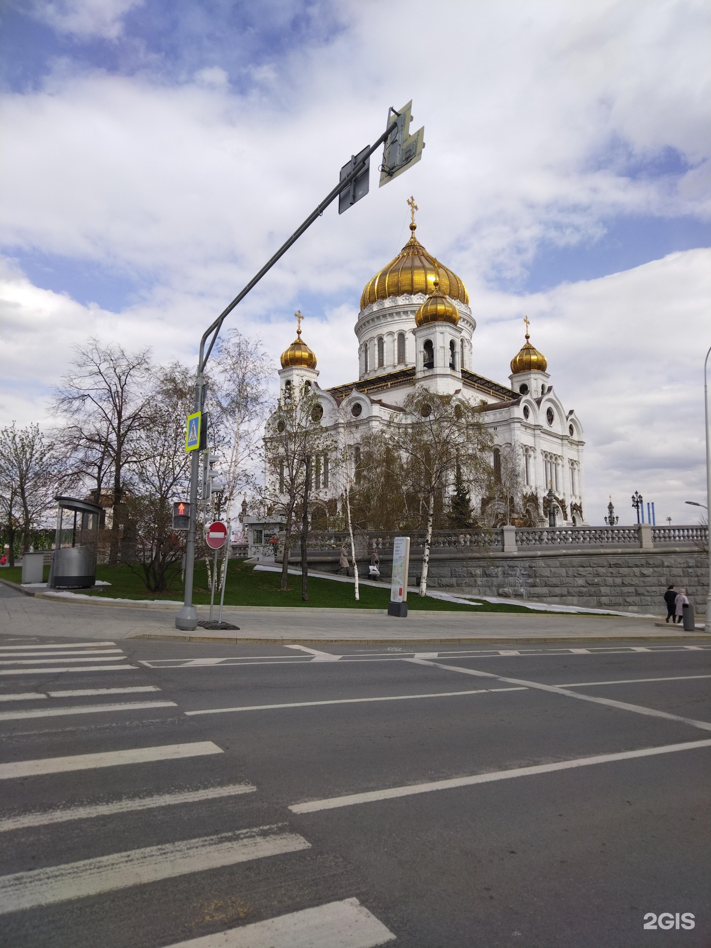 Москва улица волхонка 15. Храм на Волхонке. Улица Волхонка 15. Пятигорск храм Христа Спасителя. Москва Церковь на Волхонке.