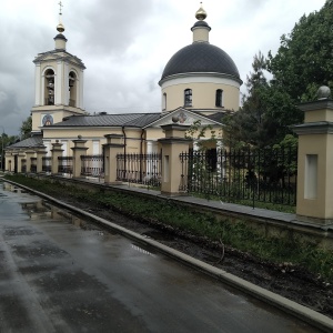 Фото от владельца Храм Живоначальной Троицы на Воробьевых Горах