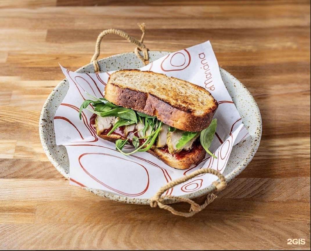 сэндвичи хабаровск. кафе manana хабаровск. мини сэндвич с лососем. сэндвичи хабаровск. манана хабаровск.