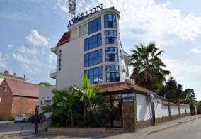 Отель Avallon в Сириусе