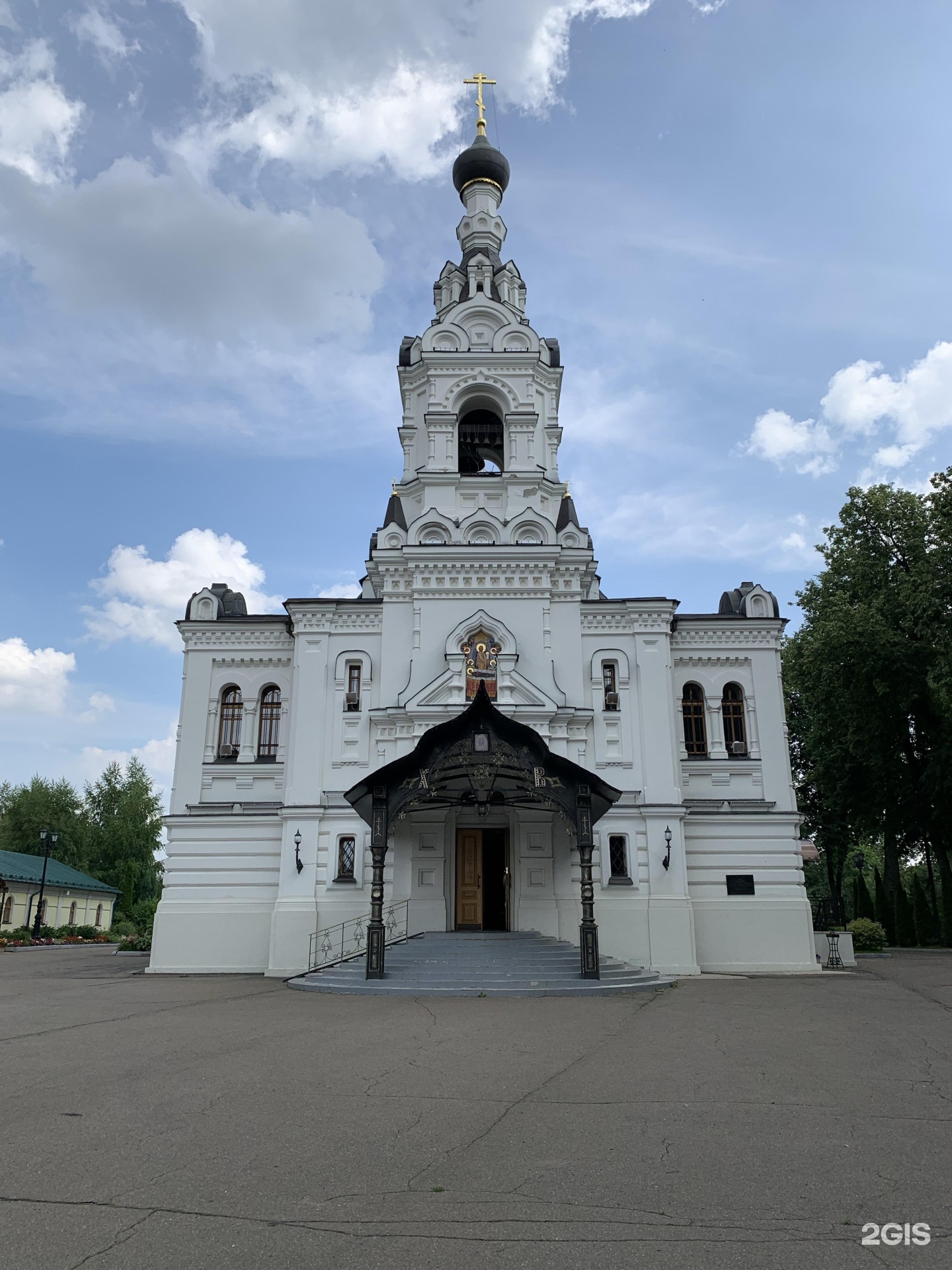 Одинцовская 24. Храм Успения Пресвятой Богородицы в Троице-Лыково. Успенская Церковь в Троице-Лыково. Усадьба Троице-Лыково. Усадьба Лыково Москва.