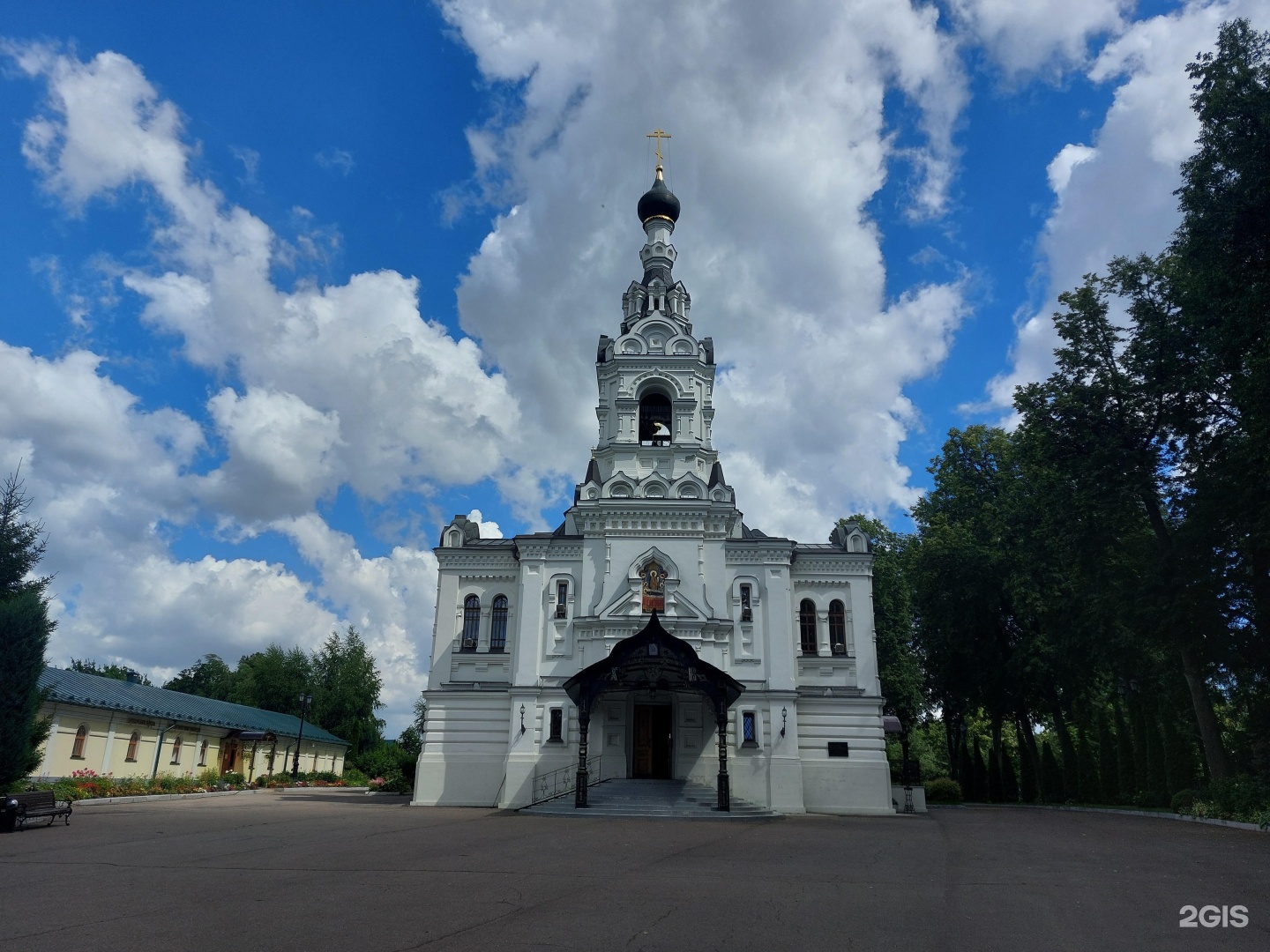 Одинцовская 24. Храм Успения Пресвятой Богородицы в Троице-Лыково. Усадьба Троице-Лыково. Усадьба Лыково Москва. Троице Лыково Москва.