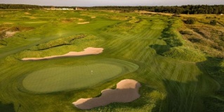 Лопухинка: Отель Gorki Golf&Resort