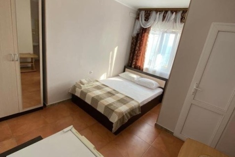 Лоо: Гостевой дом Лариланка