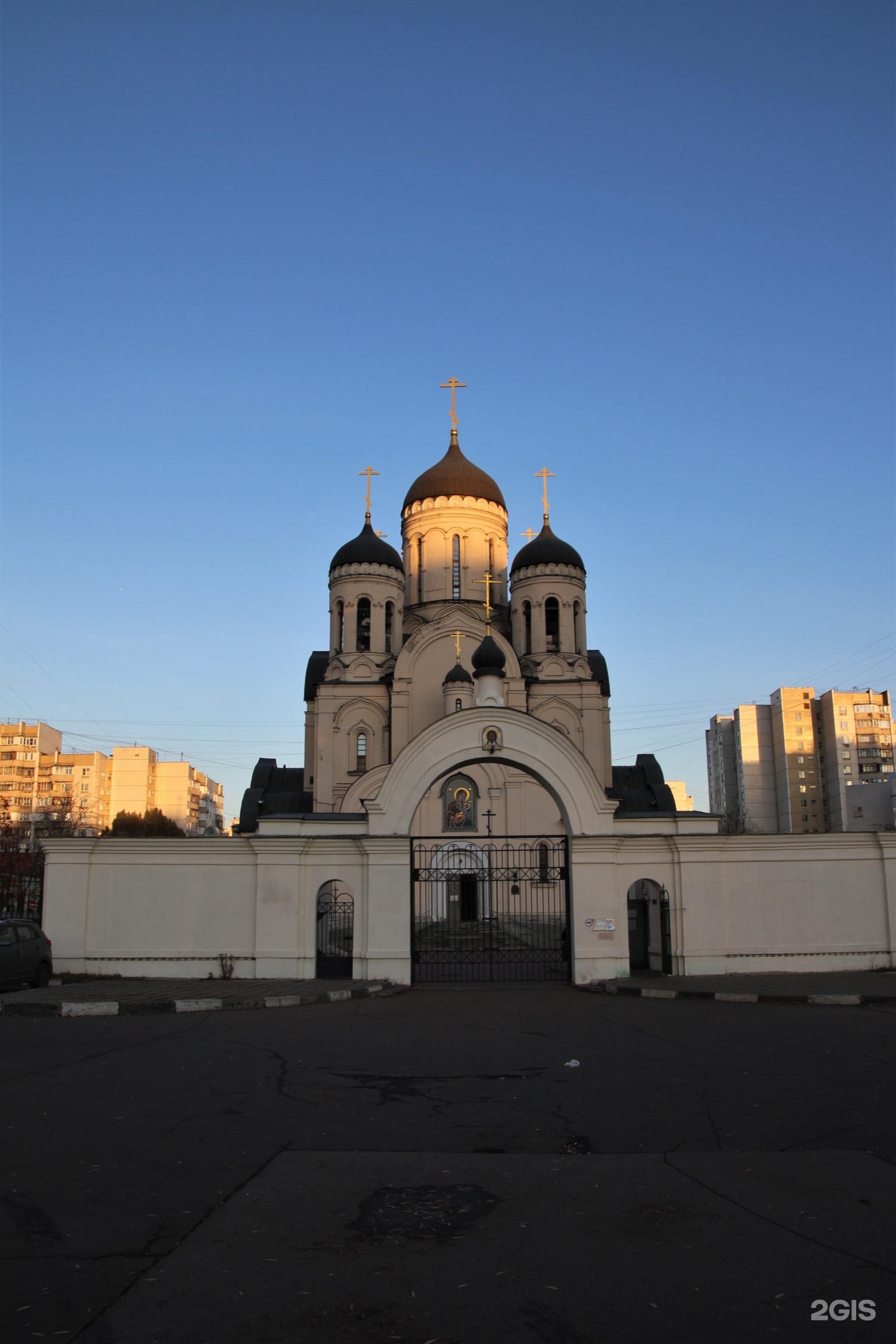 Церковь иконы божией матери "утоли моя печали" в марьино (новая). Утоли моя печали в марьино 2 храма. Марьинский бульвар 8 корпус 2. Марьинский бульвар дом 11. Храм утоли моя печали в марьино.