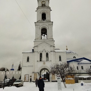 Фото от владельца Колокольня с надвратной церковью в честь Архистратига Божия Михаила