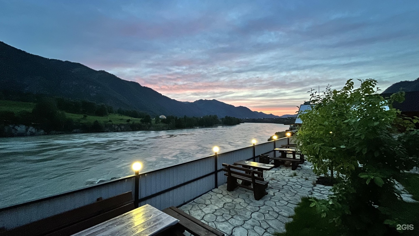 Катунская 14 чемал. Гостиничный комплекс чемал алтай. Катунская 14 чемал. Чемальский рассвет усадьба. Чемал домик горный алтай.