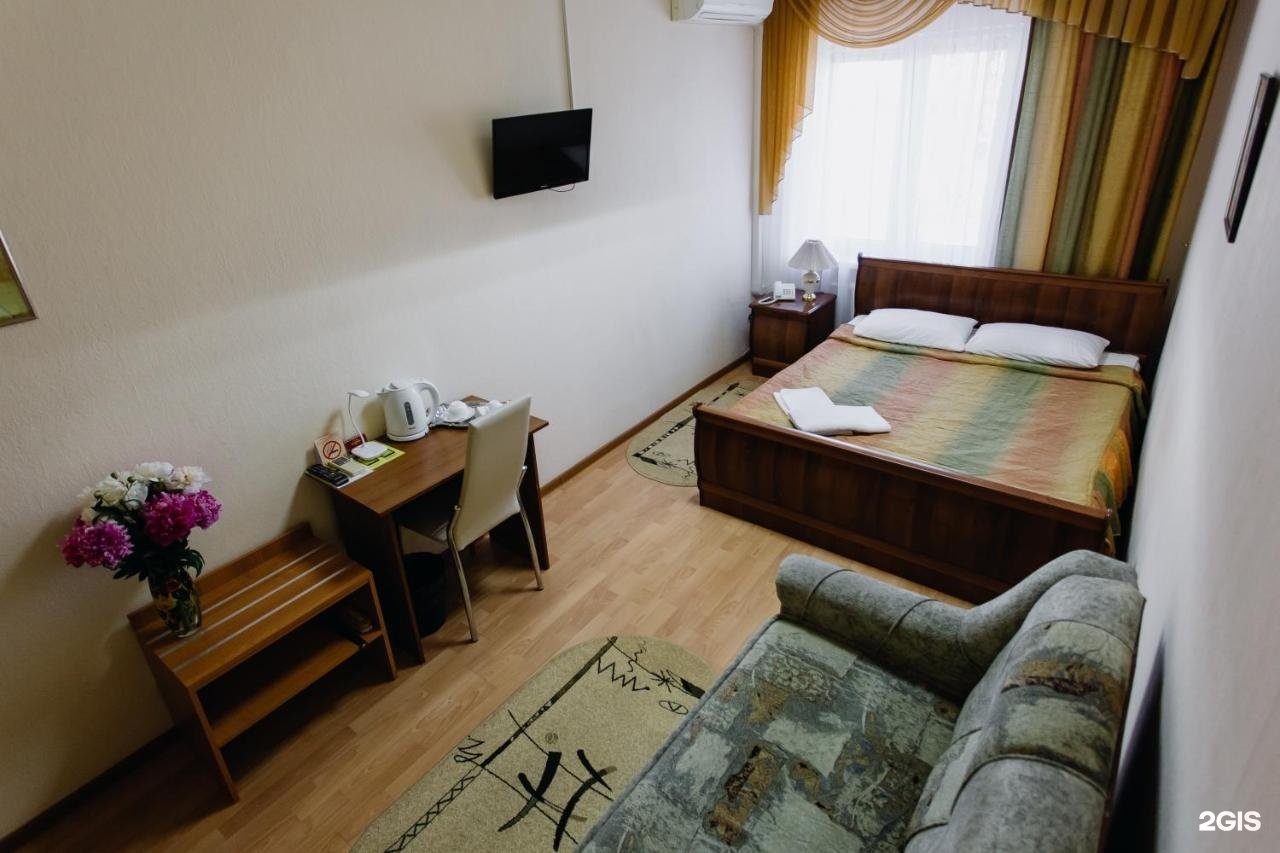 Гостиница липецк ленина. Октябрьская 3 гостиница лтз. Гостиница липецк ул ленина 11 липецк. Гостиница готель липецк. Ленина 11 липецк гостиница.