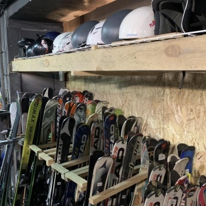 Фото от владельца СНЕГ-boardshop, центр проката и ремонта велосипедов, роликов, лонгбордов
