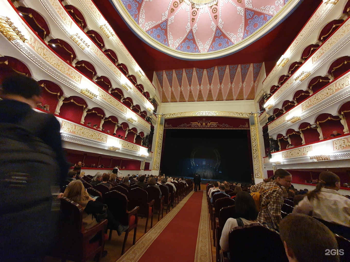 театр оперы и балета изнутри фото