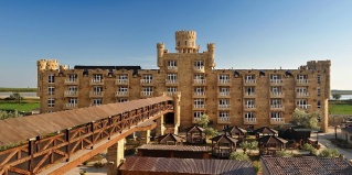 Пересыпь: Отель Замок