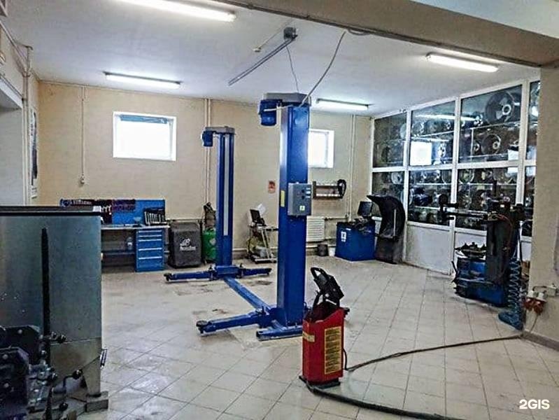 Пост шиномонтажных работ. Шиномонтажный пост. Шиномонтажный пост. Шиномонтаж пост. Оборудование для грузового автосервиса.