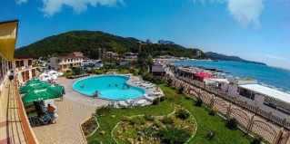 Небуг: Отель Морской клуб