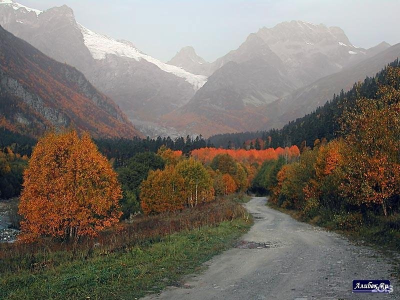 Дождь в Домбае осенью