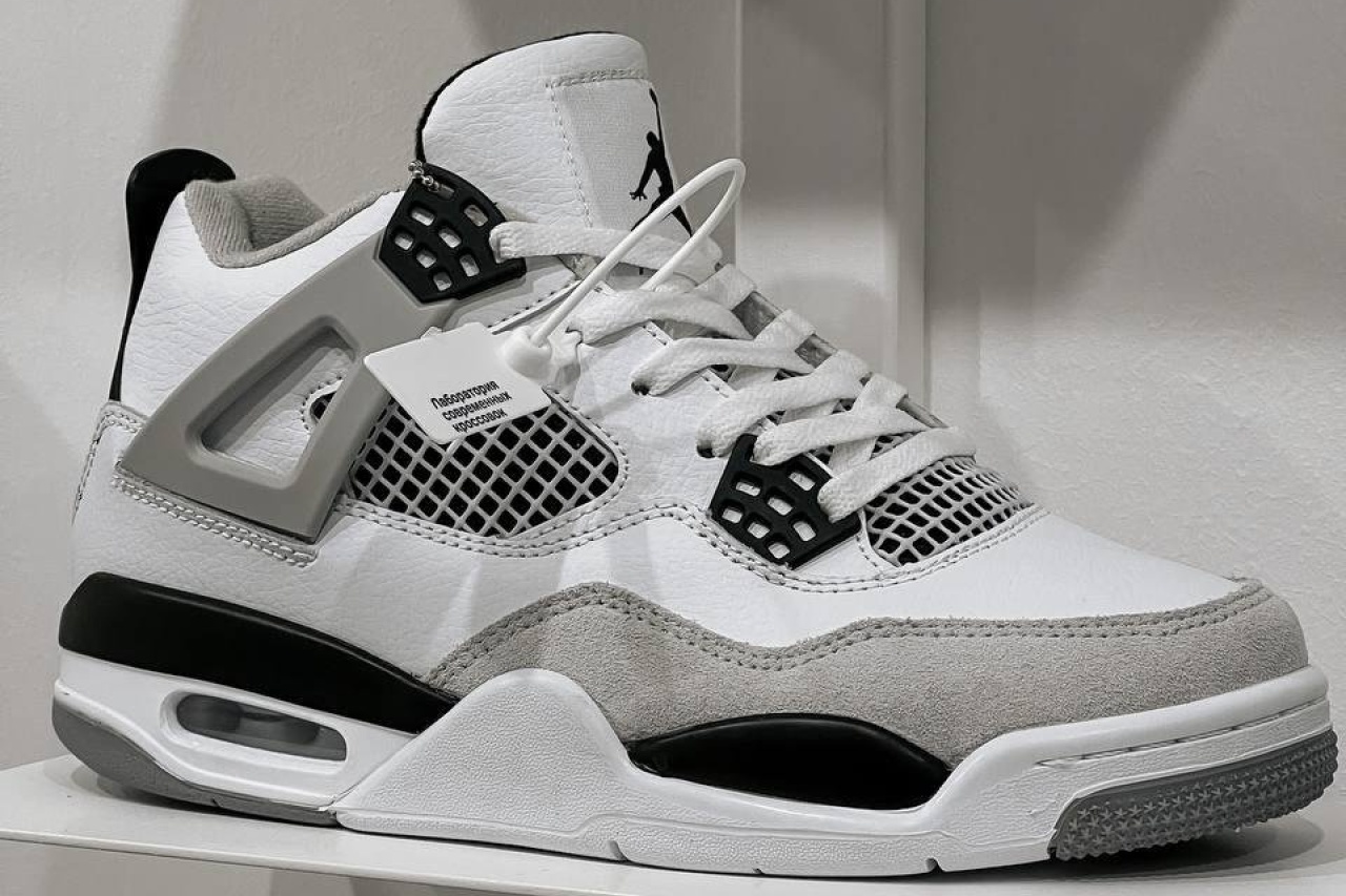 Jordan 4 с биркой Лаборатории современных кроссовок