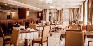Алматы: Отель Ramada by Wyndham Almaty