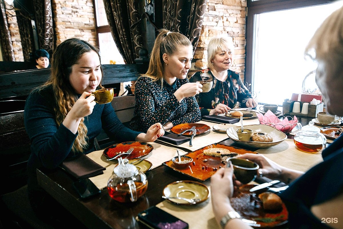 Bears restaurant. Золотой медведь Нижневартовск ресторан. Ресторан дикой кухни. Ресторан медведь Мурманск.