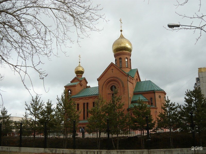 Православные храмы челябинска. Храм святителя Василия Великого Челябинск. Церковь Челябинск проспект Ленина. Храм в честь святителя Василия Великого Челябинск, проспект Ленина, 6. Церковь на ЧТЗ Челябинск.