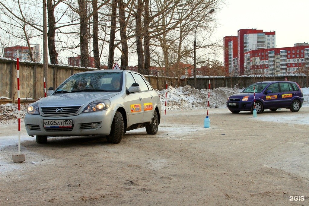 Автошкола пермь. Автошкола Автореал Пермь. Площадка Автореал Пермь. Площадка для вождения Автореал. Площадки для вождения Пермь.