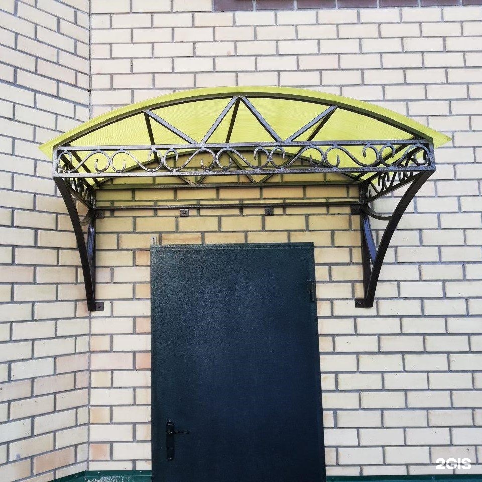 Навес с козырьком из металлопрофиля. Навес над крыльцом. Козырек из поликарбоната. Козырек для крыльца. Навес односкатныйметалопрофиль.