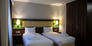 Октябрьский: Отель DEVONHOTEL