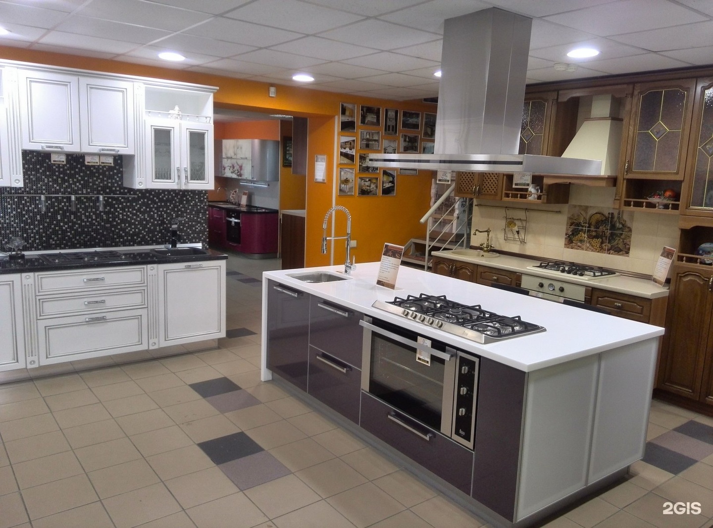 Кухни омск фото. Кухня Техно 5. Техно кухня магазин. Kitchen Омск мастер класс. Кухни Омск с ВК.