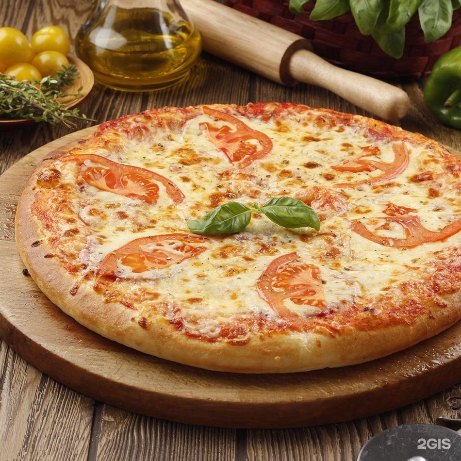 Теста пицца отзывы. Сочная пицца. Пышная пицца. Итальянская пицца. Итальянское тесто для пиццы.