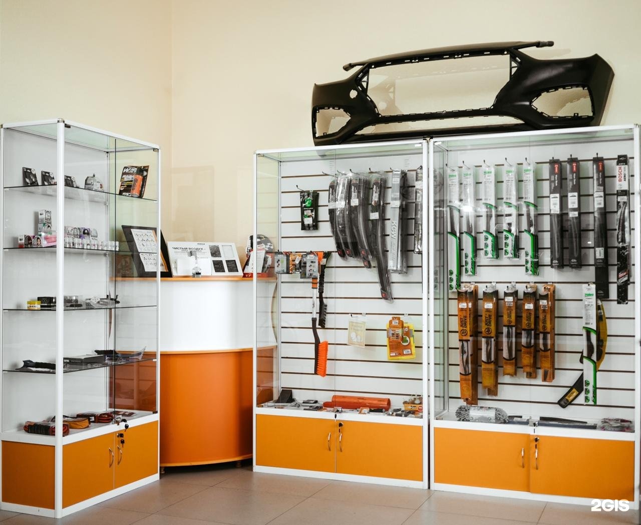 Ленинаван магазин инструментов. Штурман магазин Хабаровск. An Automotive Parts Store.