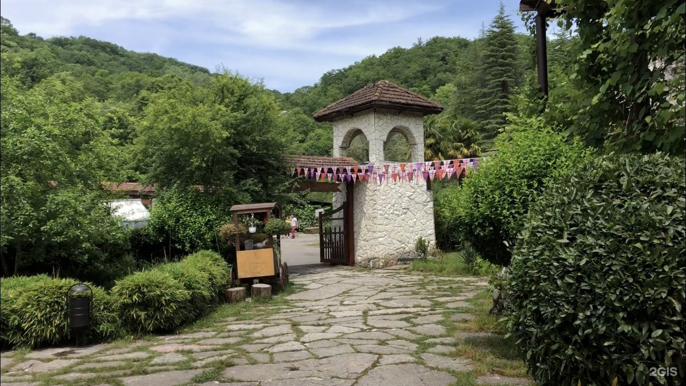 Кавказский аул. Кавказский аул Сочи. Мацеста кавказский аул. Агурское ущелье ресторан. Ресторан в Сочи на Мацесте кавказский аула.