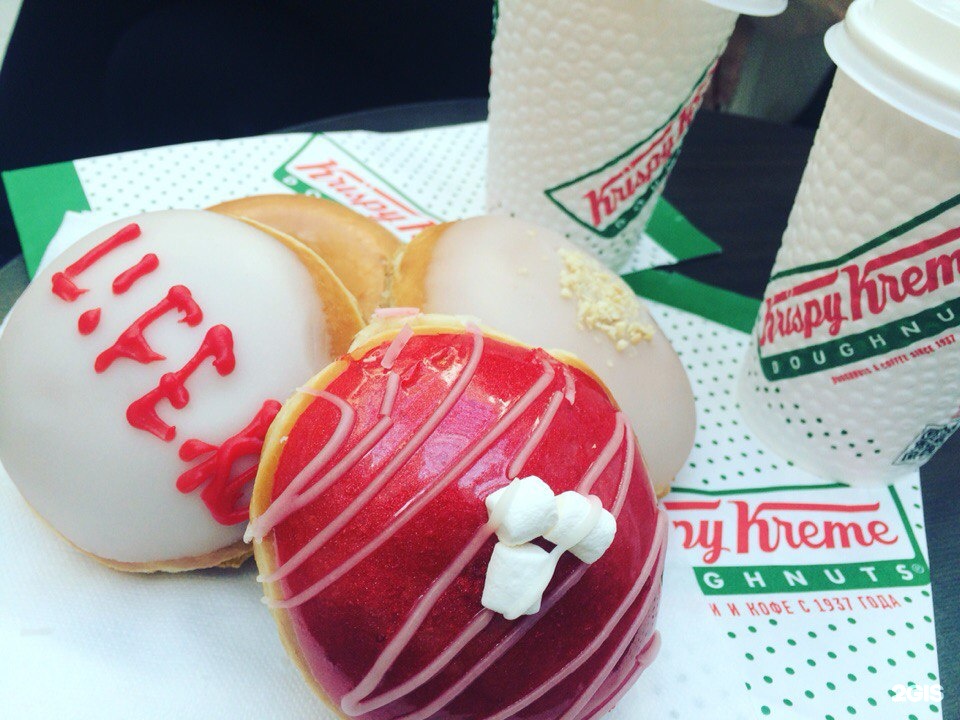 Krunchy dream. Krispy Kreme в Москве. Криспи Мэтт. Сладости в подарок на день рождения Krispy Kreme-Moskva. Яйца Krispy ki фикс прайс.