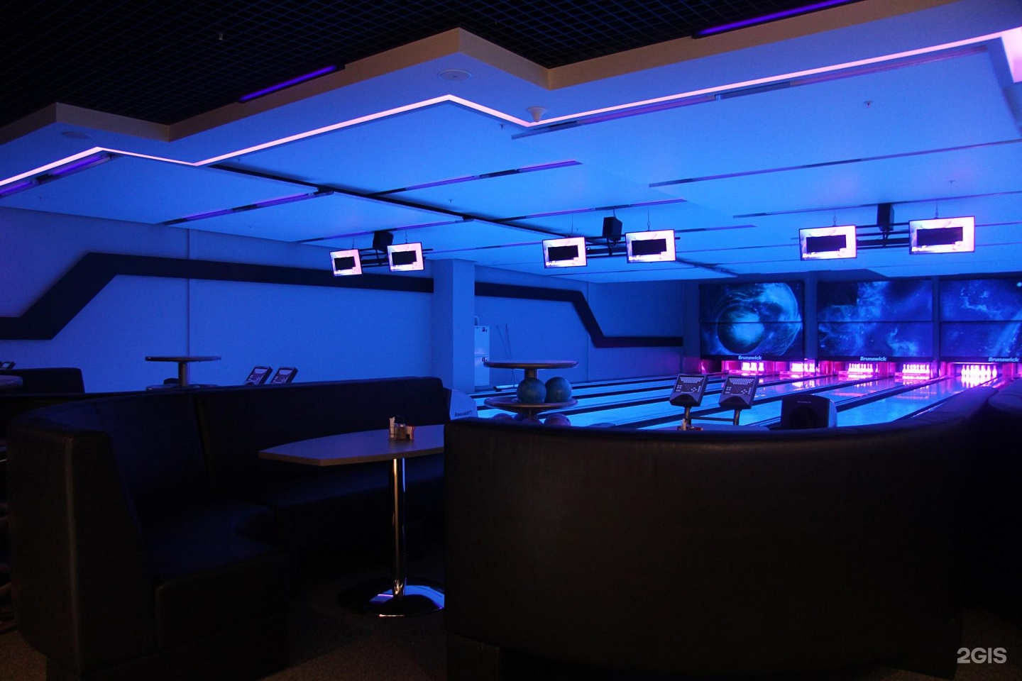 Entertainment center. Laserland Гагаринский. Laserland Гагаринский боулинг. Лазер ленд Вавилова 3. ТЦ Гагаринский боулинг Laserland.